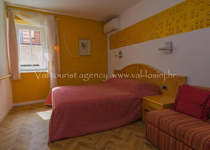 Saturn * Veli Lošinj