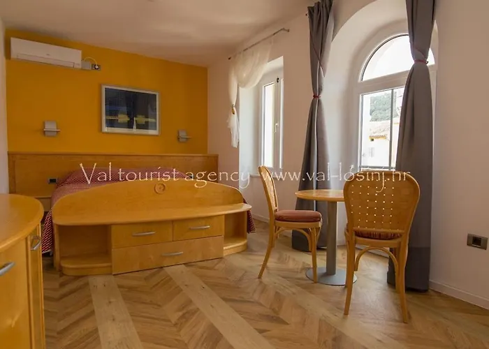 Πανσιόν Saturn