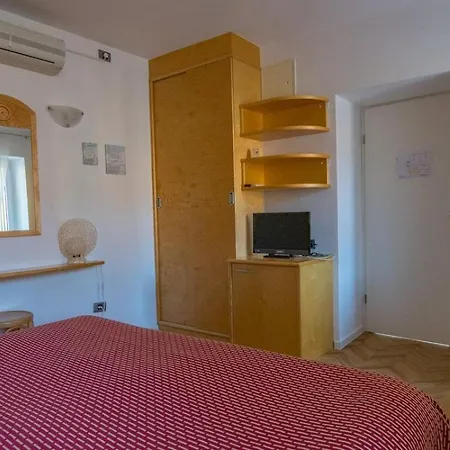 Bed&breakfast Saturn Guest house *