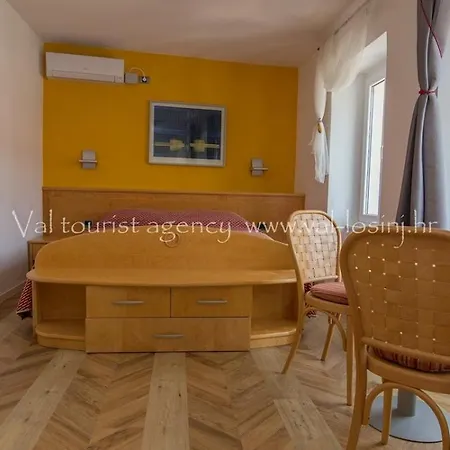 Bed&breakfast Saturn * Veli Losinj