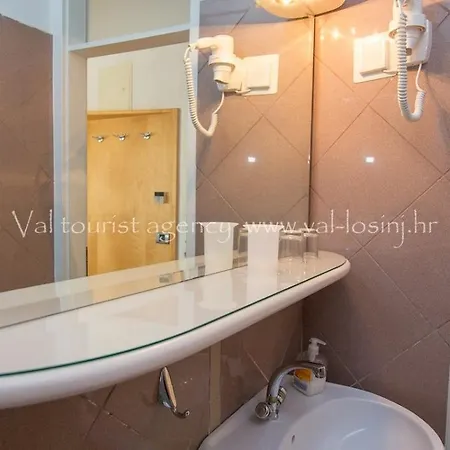 Bed&breakfast Saturn * Veli Losinj