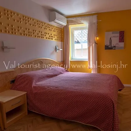 بيت ضيافة Saturn Veli Lošinj