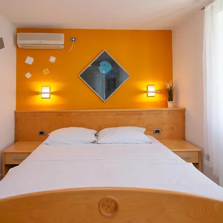 Saturn Veli Lošinj