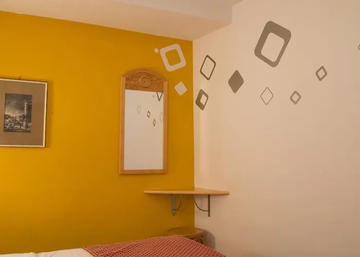 بيت ضيافة Saturn *