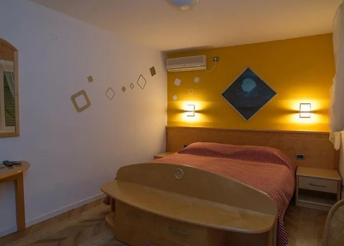 Saturn * Veli Lošinj