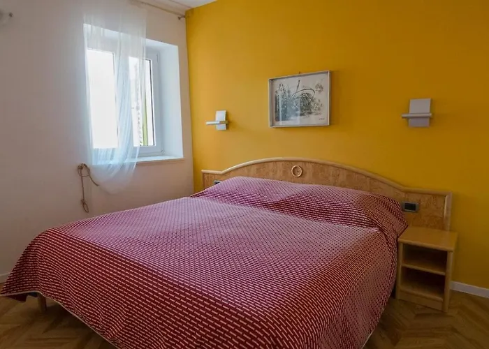 Saturn بيت ضيافة *