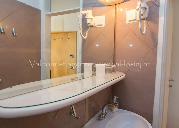 Saturn * Veli Lošinj