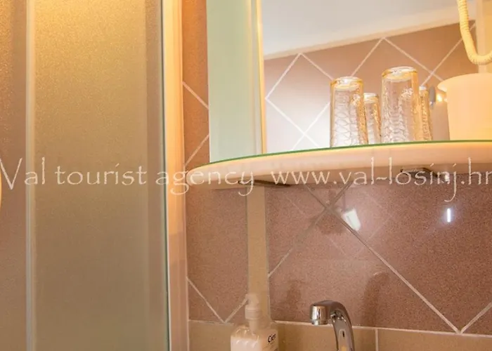 Saturn بيت ضيافة