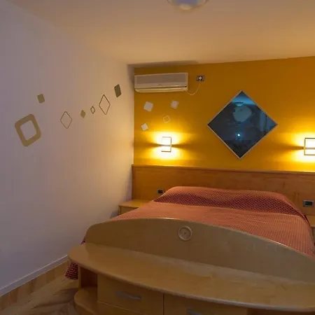 Saturn * Veli Lošinj