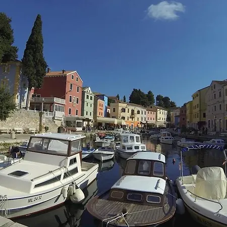 Saturn Pensión Veli Lošinj